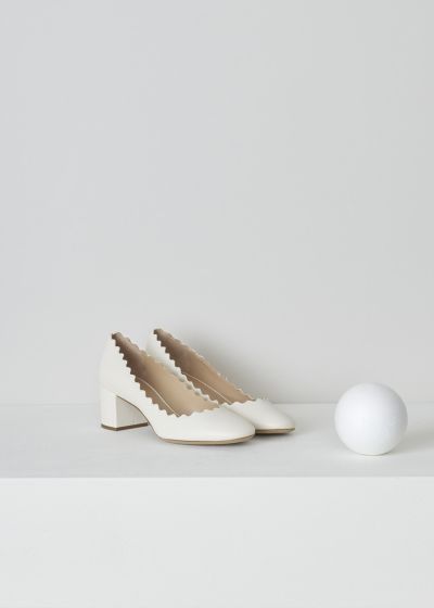 Chloé Scalloped Lauren pumps in Cloudy White