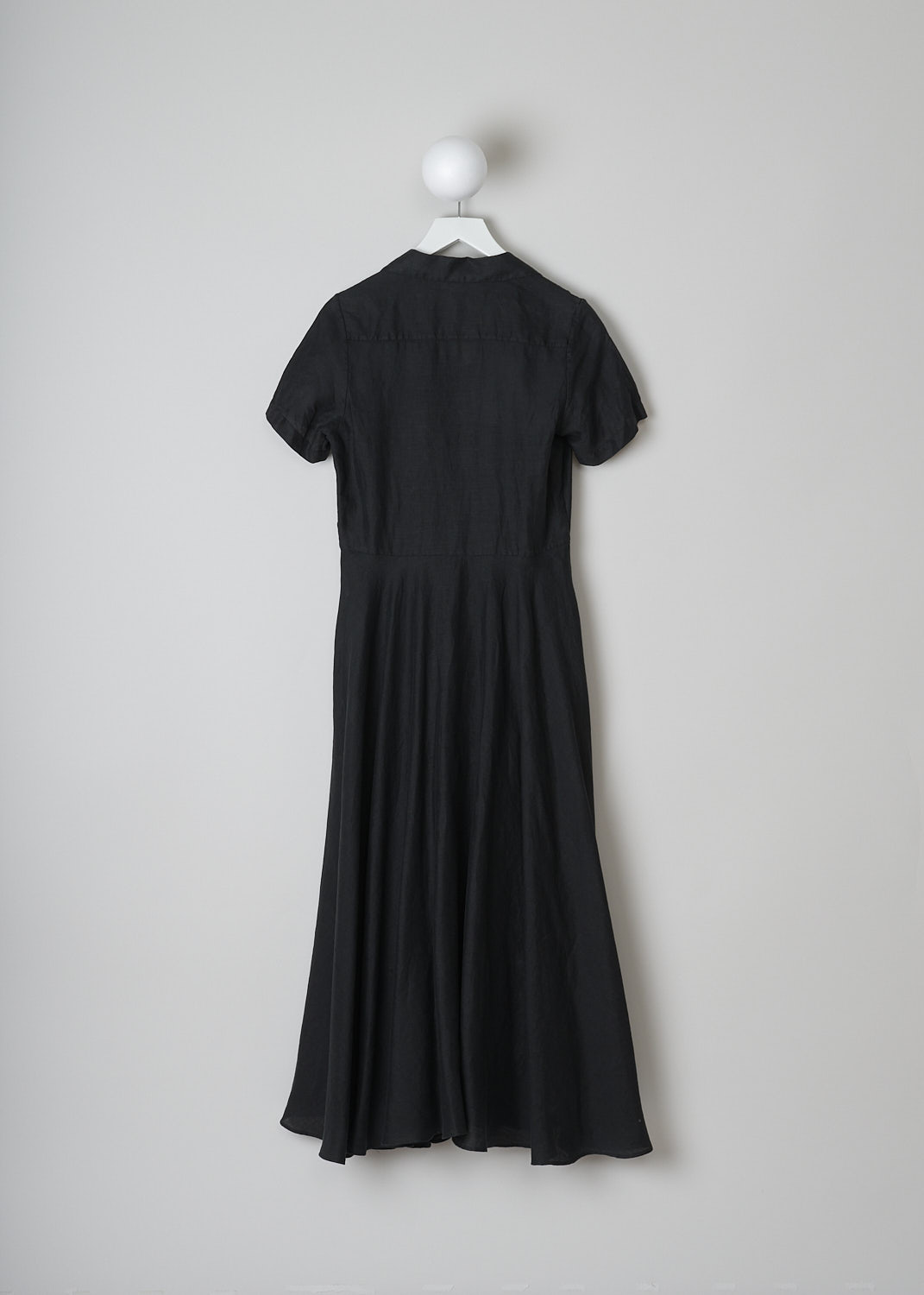 ASPESI, BLACK MIDI SHIRT DRESS, 2907_C195_85241, Black, Back, This black mid-length shirt dress has a notched lapel and a front button closure. The dress has a seam, dividing the bodice and skirt part. Slanted pockets can be found in the side seam The dress has a flares skirt with a straight hemline.
