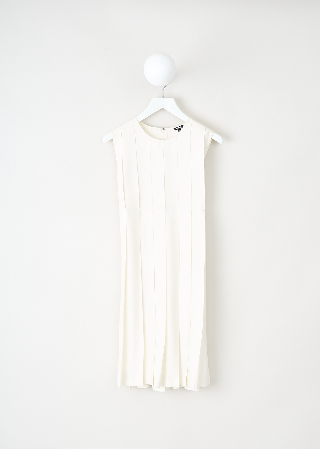 Aspesi, White silk pleated dress, 2960_M249_01317, White, Front, This white silk sleeveless dress has a round neckline. The dress is pleated both front and back. In the back, a concealed centre zipper functions as the closure.
