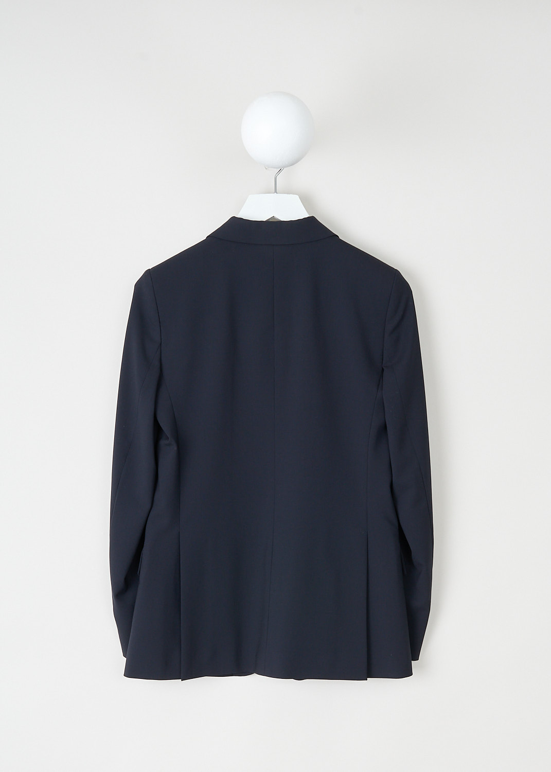 Aspesi, Dark blue jacket, 0902_V096_01098, Blue, Back, This dark blue jacket has a notched lapel and a front button closure. The long sleeves have buttoned cuffs. In the front, the jacket has a single breast pocket and two flap welt pockets.
