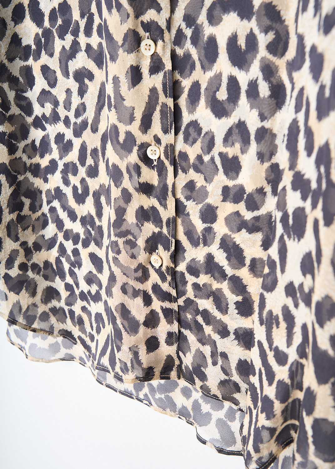 Aspesi, Leopard-print blouse, 5440_6892_12111, Print, Brown, Black, Detail, This leopard-print blouse has a classic collar, a front button closure and long sleeves with buttoned cuffs. The blouse is made in a slightly see-through fabric.
