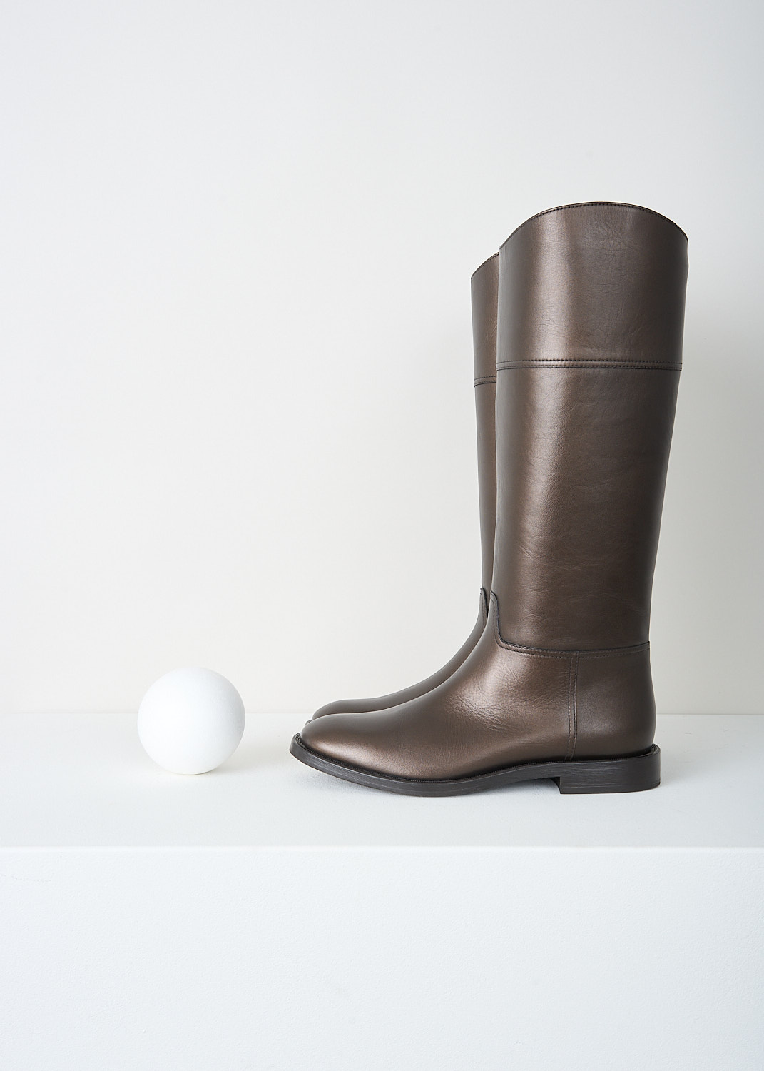 Brunello Cucinelli, Knee-high brown boots, MZOAC1905_C6372, Brown, Side, These knee-high brown  leather boots have a subtle glossy shine. The boots have a curved topline, a round toe and a small broad heel.
