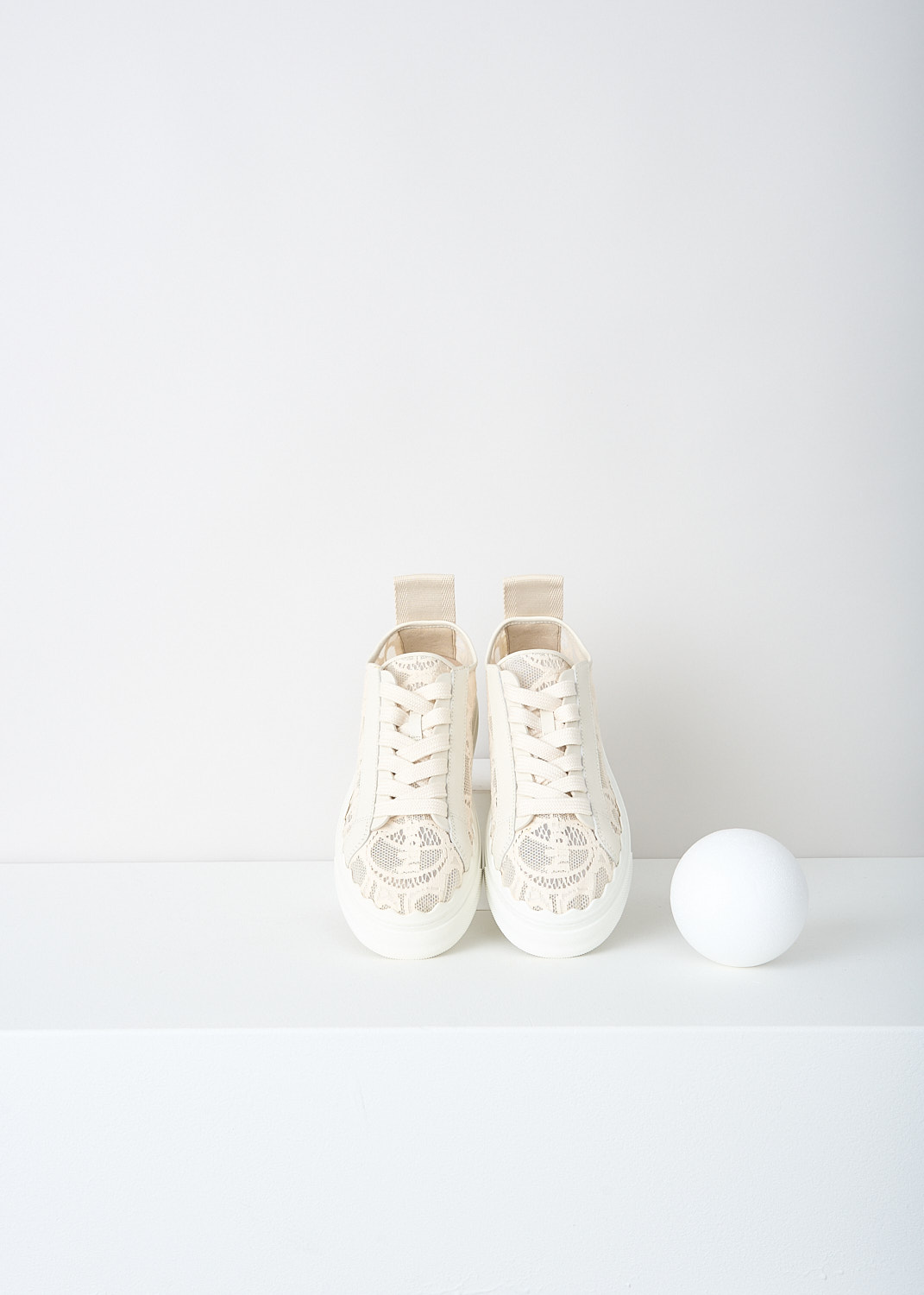 Chloé, Mild beige lace Lauren sneakers, CHC19U108D26J1_MILDBEIGE, Beige, Top, These Mild Beige lace low-top Lauren sneakers have a lace closure. The white sole has a scalloped edge. These sneakers have a  pull tab on the heel.
