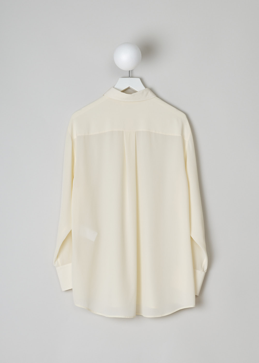 CHLOÉ, PRISTINE WHITE SILK BLOUSE, CHC22UHT05004114, White, Back, This silk Pristine White blouse has a classic collar and a button placket with round ceramic. The blouse has long sleeves with buttoned cuffs.  A centre box pleat runs vertically down the back.
