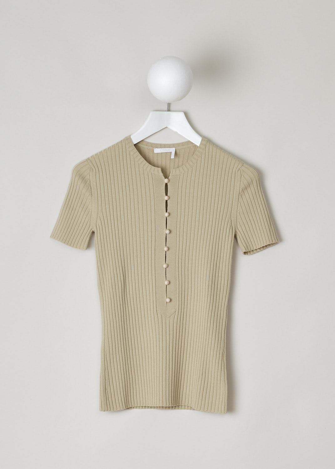 CHLOÃ‰, BEIGE RIBBED TOP, CHC22UMP3865020M_PASTEL_PINK, Beige, Front, This beige ribbed top has a round neckline, short sleeves and a placket with functional ball buttons that go down the front to about midway. The top has an elongated cut.
