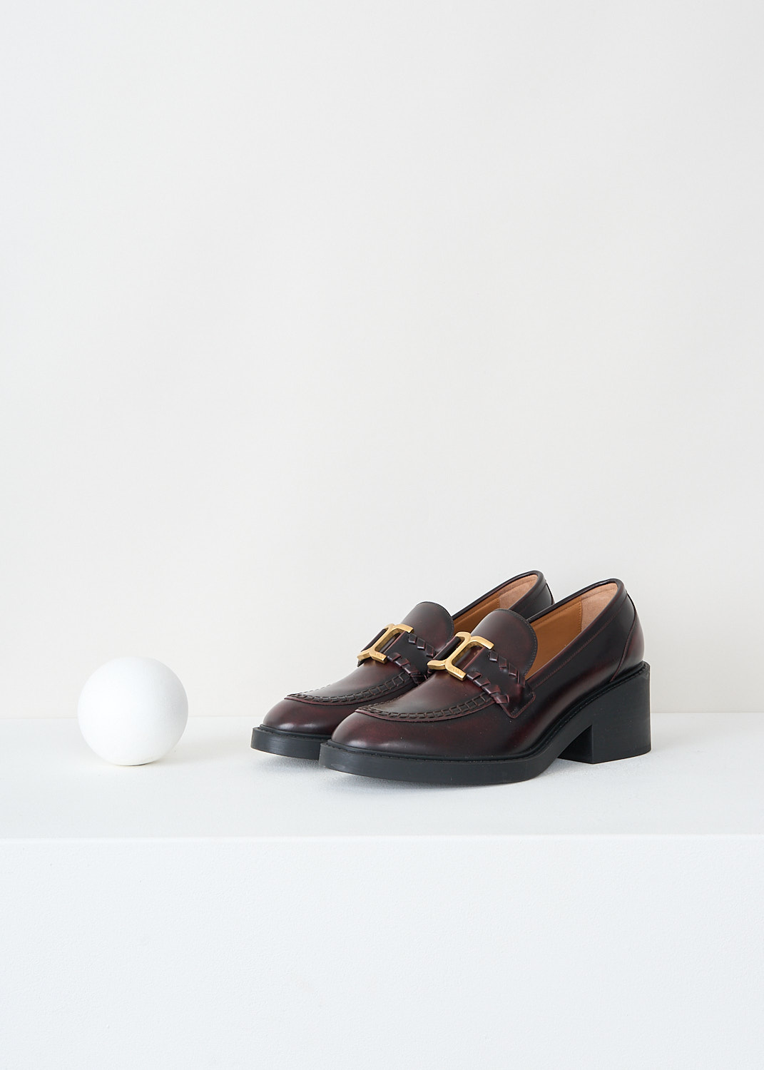 Calfskin purple designer loafers by Chloé at Kiki's Stocksale Maastricht