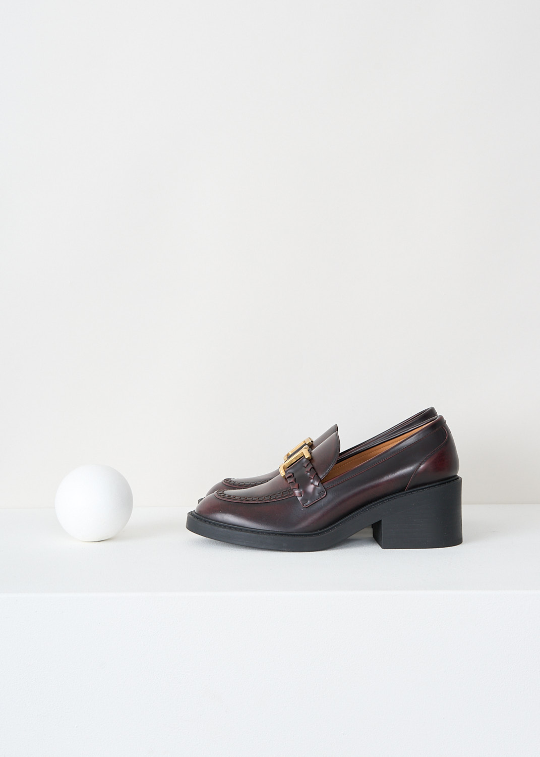 Calfskin purple designer loafers by Chloé at Kiki's Stocksale Maastricht