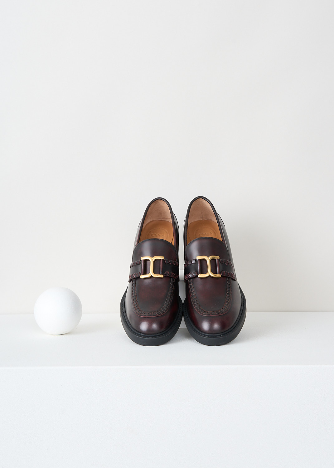 Calfskin purple designer loafers by Chloé on sale at Kiki's Stocksale Maastricht

