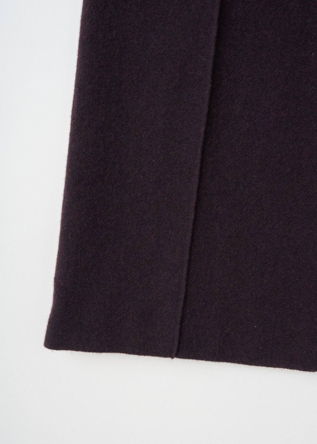 Chloé, Flared pants in Full Brown, CHC23WPA46069227_FULL_BROWN, Brown, Purple, Detail, These flared pants in Full Brown have a concealed clasp and zip closure. Centre seams run along the length of the flared pant legs. 