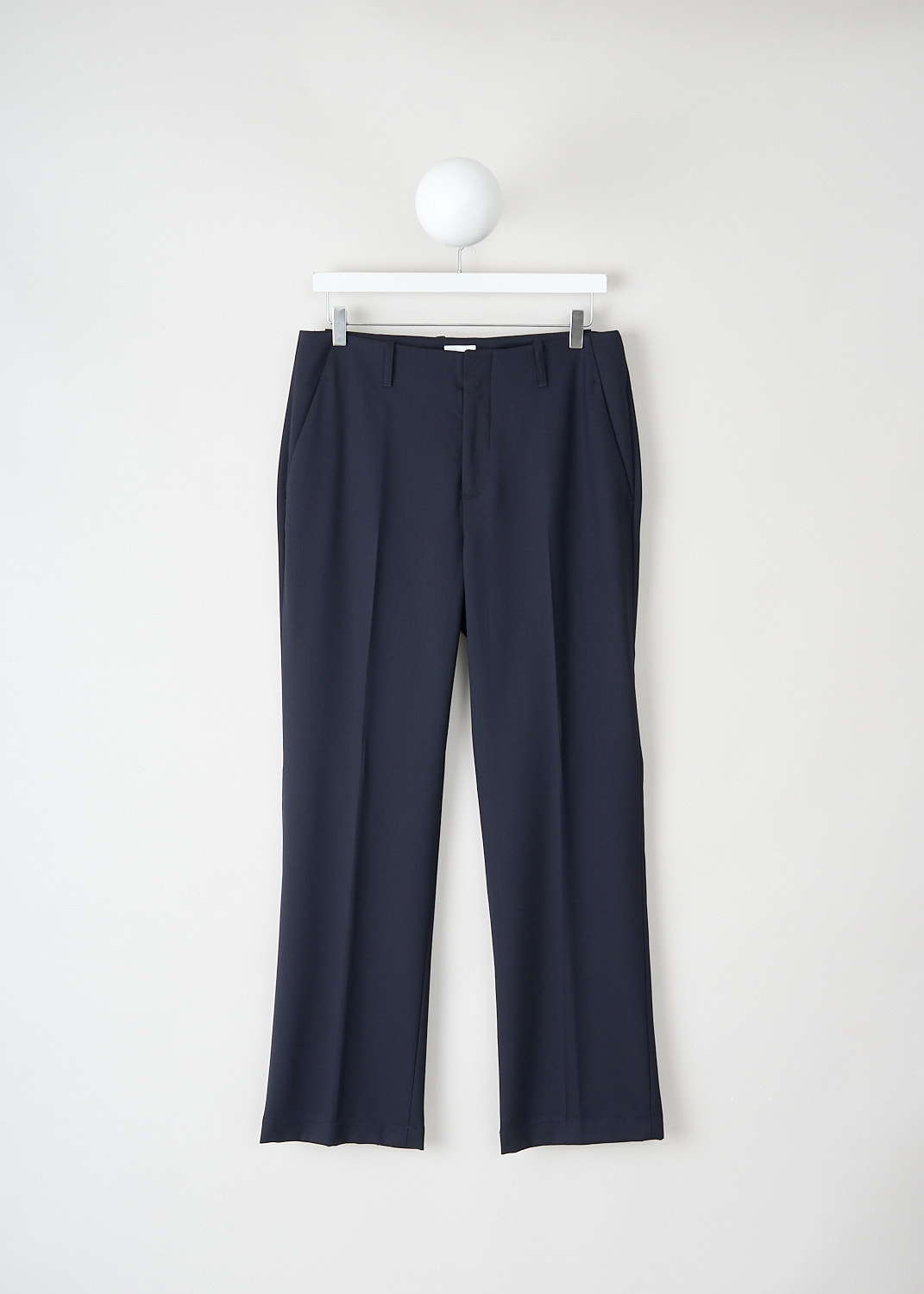 Slim fit trousers in dark night with waistband, belt loops and concealed clasp-and-zip closure at Kiki's Stocksale Maastricht designer outlet.