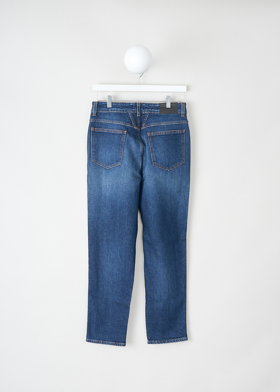 Closed, Dark blue pedal pusher jeans, PEDALPUSHER_C88002_05E3R_DARK_BLUE, Blue, Back, These dark-blue Pedal Pusher jeans have the brand's signature X-pockets. These jeans are high-waist and have cropped tapered pant legs.


