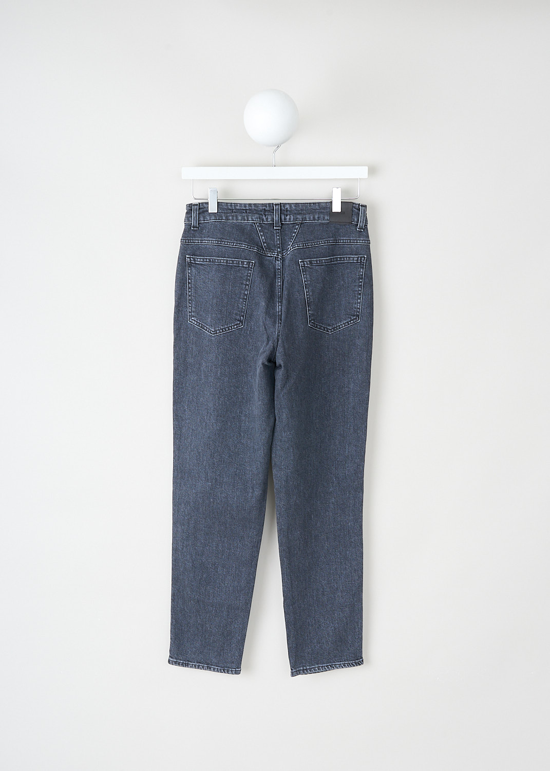 Closed, Grey pedal pusher, PEDALPUSHER_C88002_09XNY_NY, Grey, Back, These grey Pedal Pusher jeans have the brand's signature X-pockets. These jeans are high-waist and have cropped tapered pant legs.
