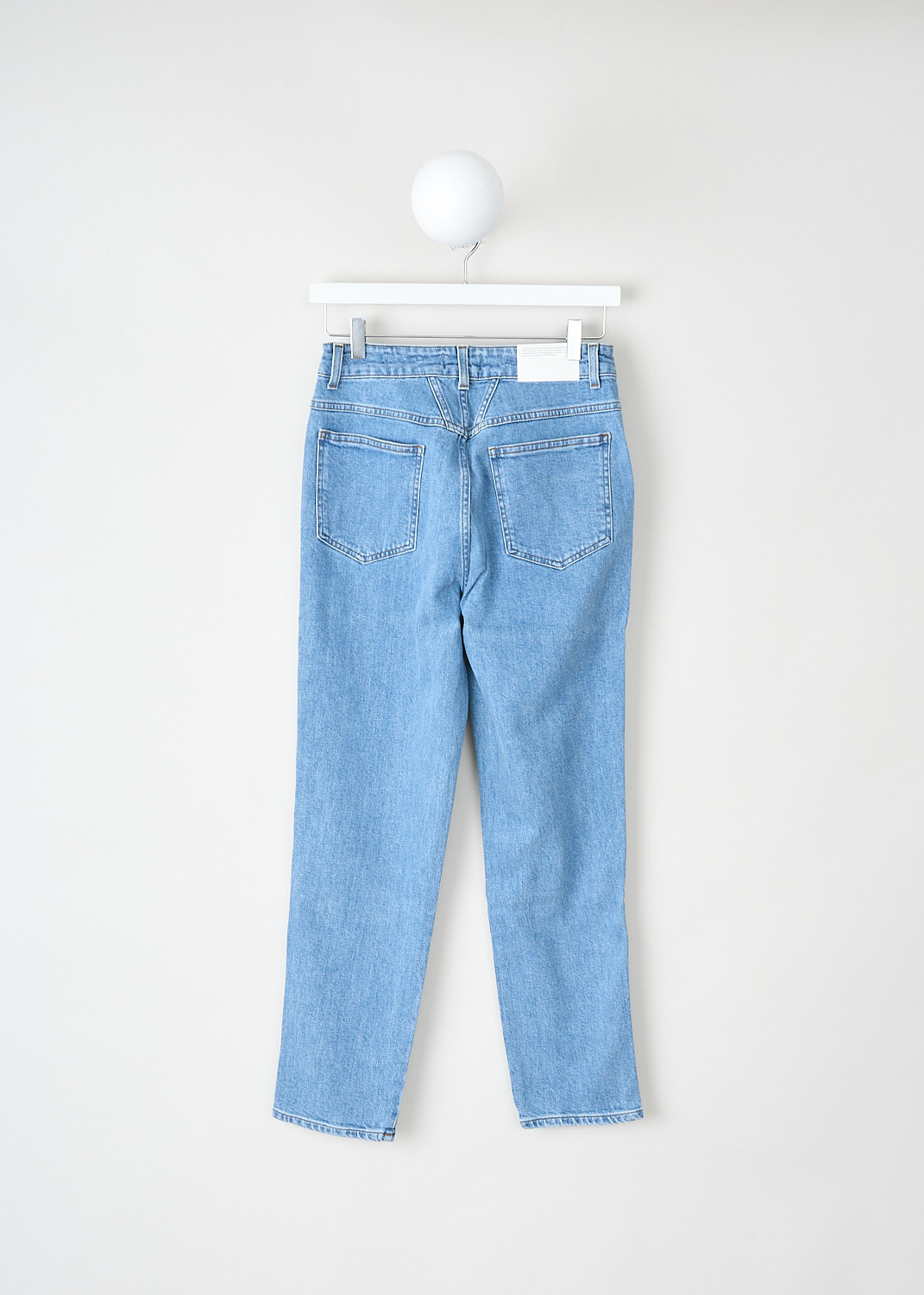 Closed, Mid-blue pedal pusher, PEDALPUSHER_C88002_05E6A_MID_BLUE, Blue, Back, These mid-blue Pedal Pusher jeans have the brand's signature X-pockets. These jeans are high-waist and have cropped tapered pant legs.

