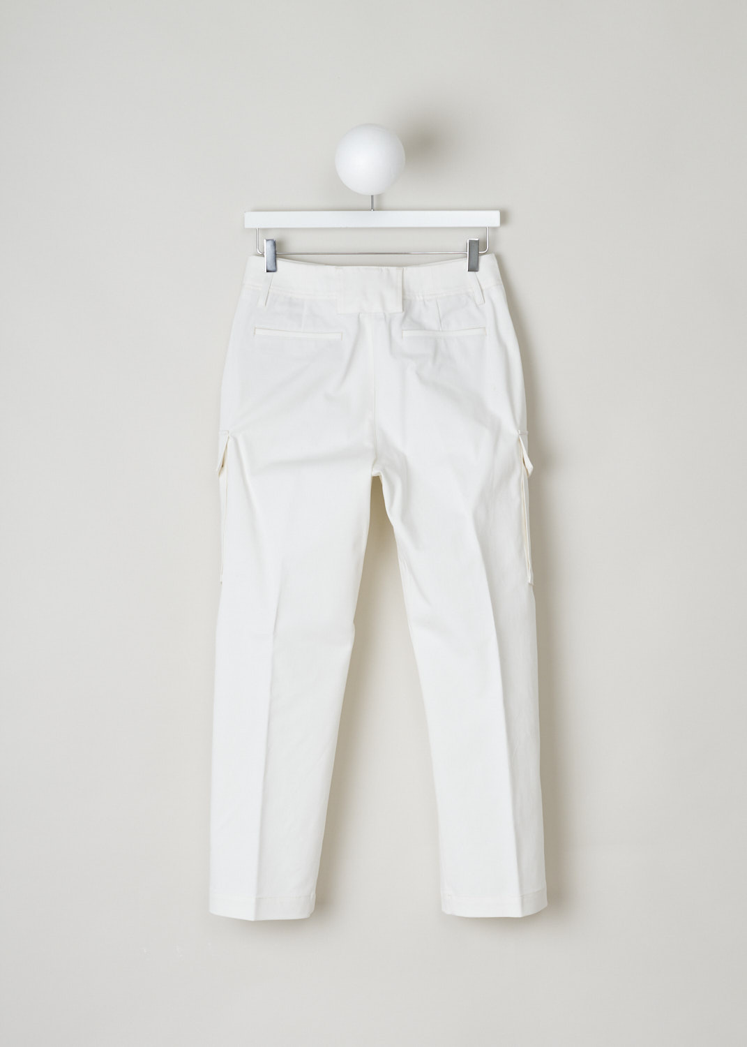 Closed, Wide-fitted flat front Clea pants, CLEA_C91597_30T_22_218, White, Back, These wide-fitted flat front Clea pants have a waistband with belt loops and a claps-and-zip closure.These pants have slanted pockets and cargo pockets in the front and welt pockets in the back.
