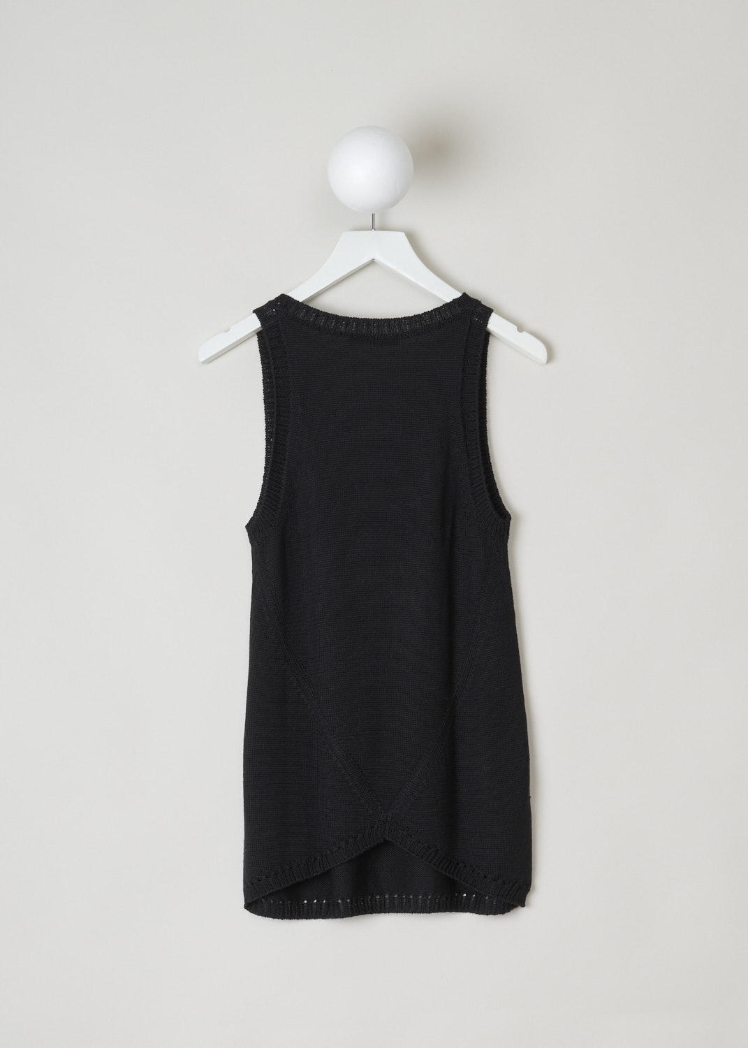 Donna Karan, Black knitted tank top, A14T929Y06_001_black, black, back, Made from a luxurious blended fabric being silk with cashmere. Featuring a scoop neckline with a ribbed edges, the hem is similarly ribbed. Furthermore, this model is slightly asymmetric, where the front is left longer than back.  