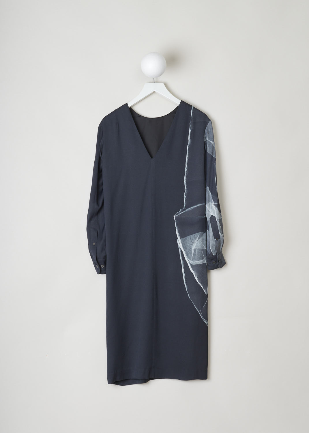 DRIES VAN NOTEN, BLACK DRESS WITH ABSTRACT RIBBON PRINT, DIVE_3081_WW_DRESS_BLA, Print, Black, Back, Long-sleeved maxi dress with an abstract ribbon print. This slip-on dress has a rounded neckline with a V-neck detail in the back. The long sleeves have buttoned cuffs. 