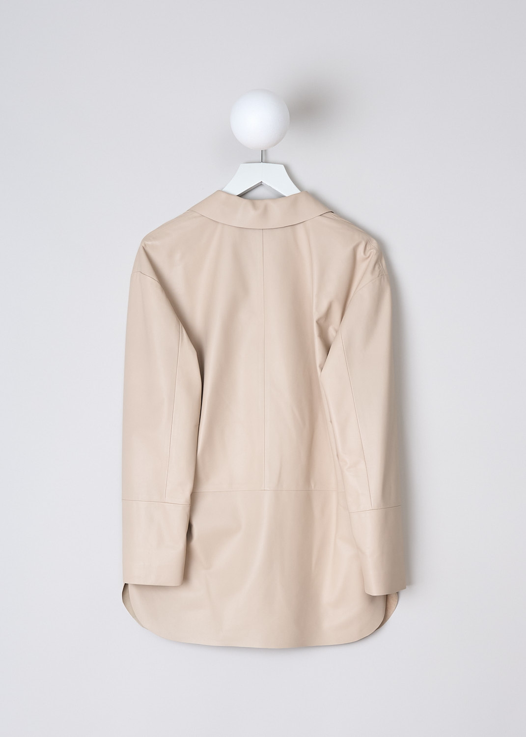 DROME, BOXY BEIGE LEATHER JACKET, DPD3112V_D400_B363, Beige, Back, This single-breasted beige leather jacket has a notched lapel and a front button closure. The jacket has a boxy silhouette. On the front, the jacket has two patch pockets. The jacket has a rounded hemline. 
