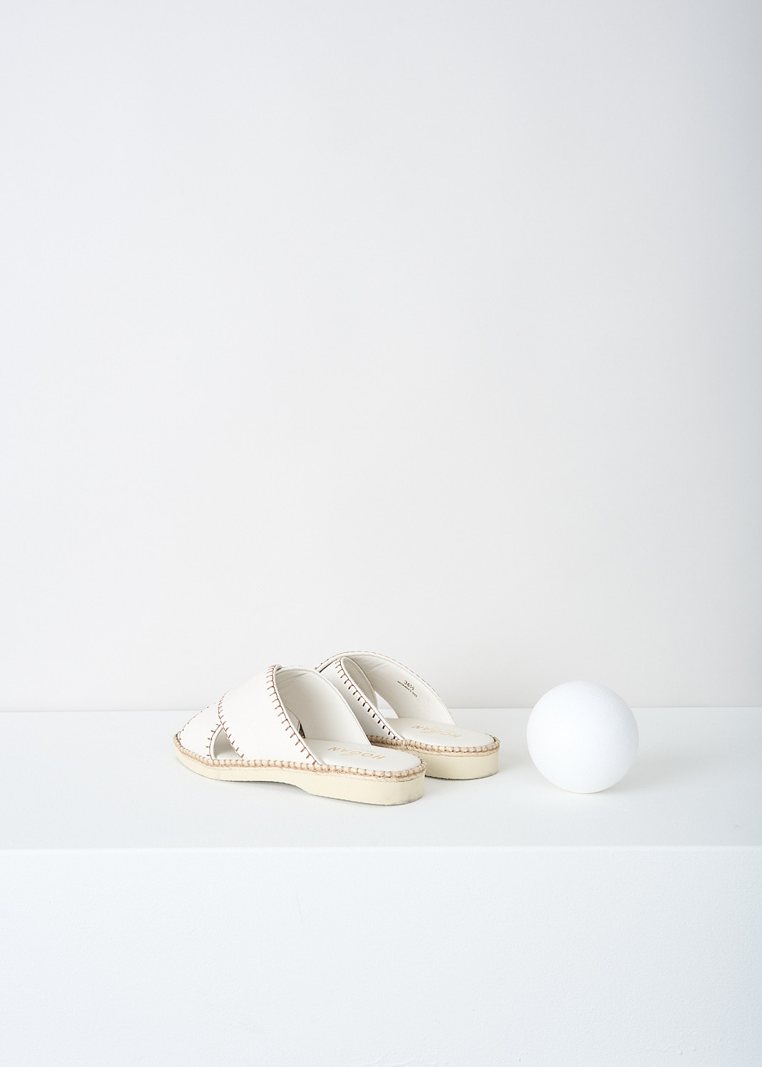 Hogan, Off-white leather slides with contrast stitching, HXW6600FH40_LE9_B013, White, Back, These flat slip-one slides have an off-white criss-cross strap with contrasting stitching. 

