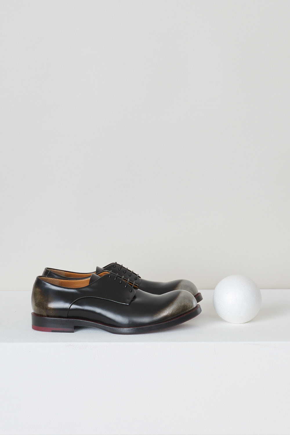 Jil Sander, Black derby shoes with silver and red accents, JS23018_1ASZ17_keope_tric_089, black, red, silver, side, Derby shoes in black with a silver heel and toes, and with red accents on the sole. 