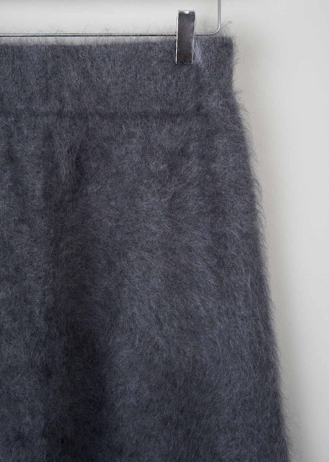 Lisa yang grey cashmere skirt at Kiki's Stocksale