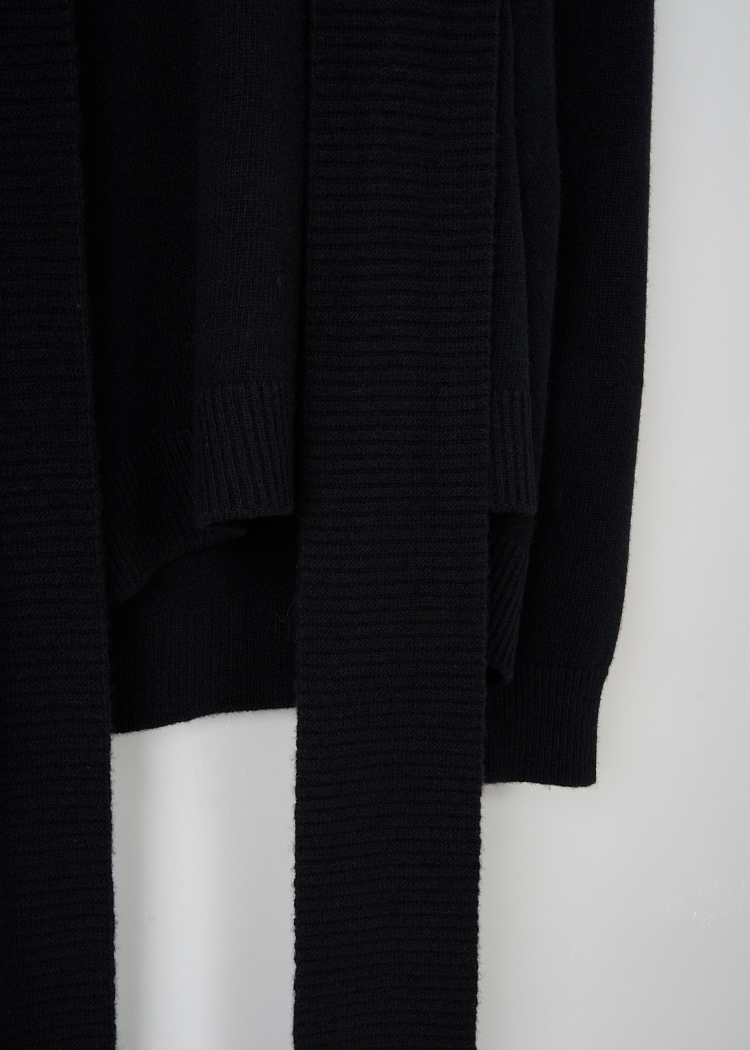 Marie Adam-Leenardt, Oversized distorted black turtleneck sweater, DISTORTED_TURTLENECK_4003_9999_BLACK, Black, Detail 1, This oversized distorted black turtleneck sweater has an incorporated ribbed scarf that can be worn both to the front or back. The sweater has a mock-neckline, dropped shoulders and extra long sleeves. The cuffs and hem have a ribbed finish.  
