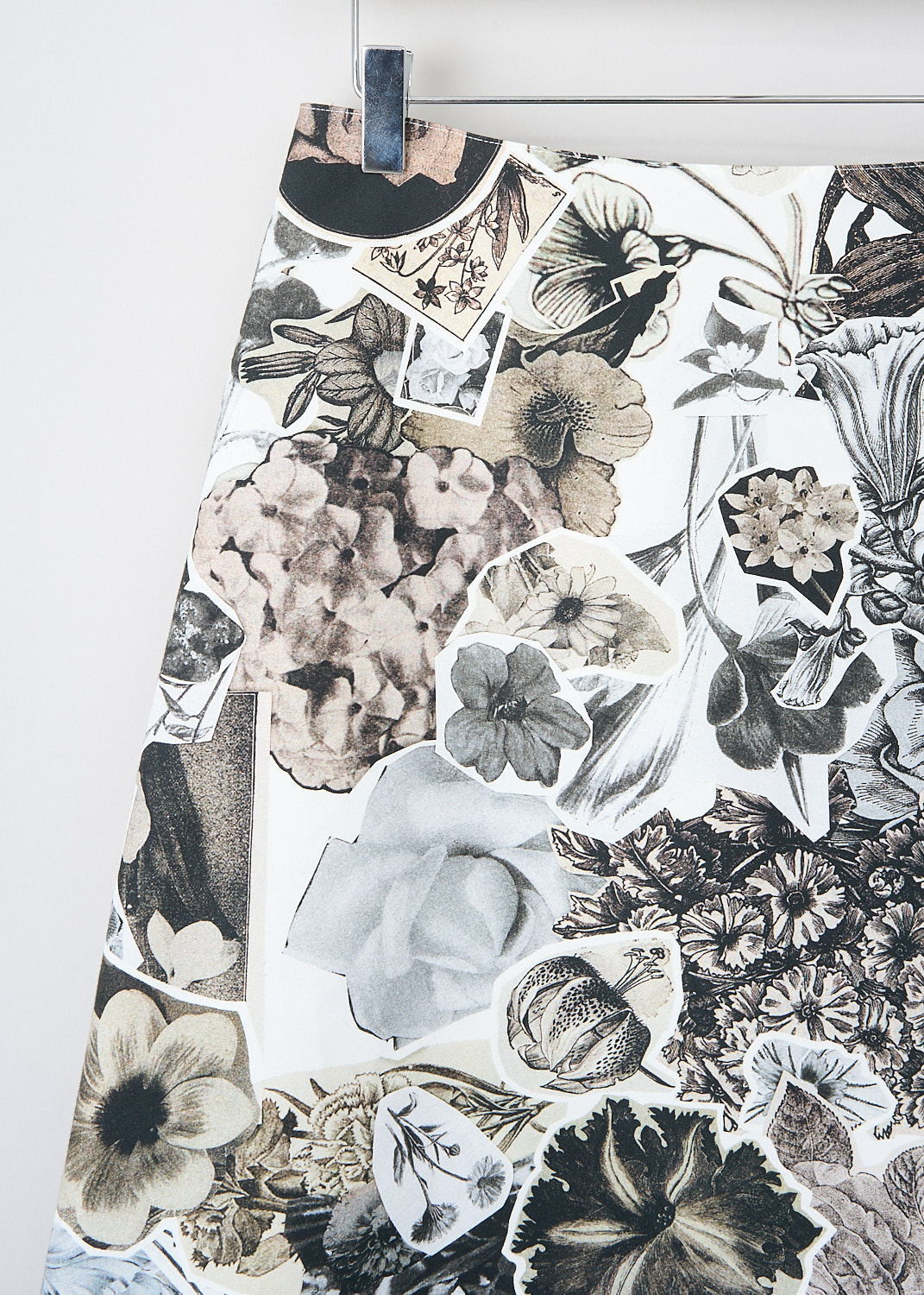 Marni, Tonal floral A-line midi skirt, GOMA0042A0_UTC379_NON99, Grey, Beige, Print, Detail, This cotton midi skirt in a tonal black-and-white floral print has a A-line silhouette. A concealed zip functions as the closure.   
