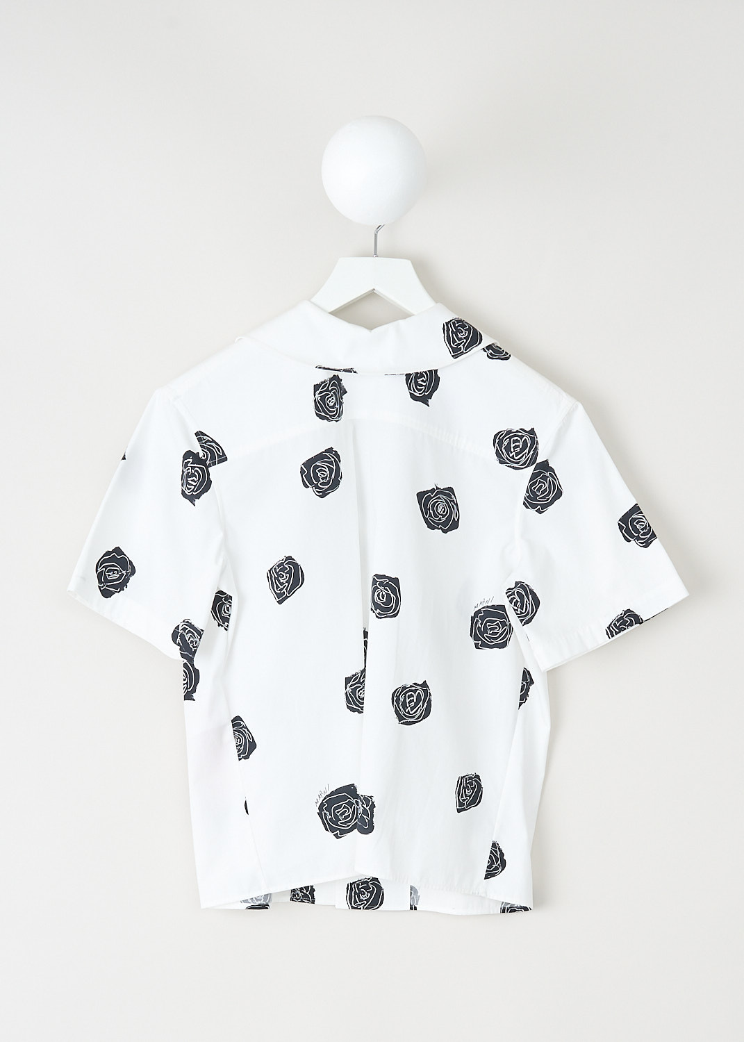 Marni, Lily white shirt with black floral print, TTMA0395A0_UTC518_ANW01_LILY_WHITE, Black, White, Print, Back, This Lily white short-sleeve shirt has a black rose print. The shirt has a notched lapel and a front button closure. 
