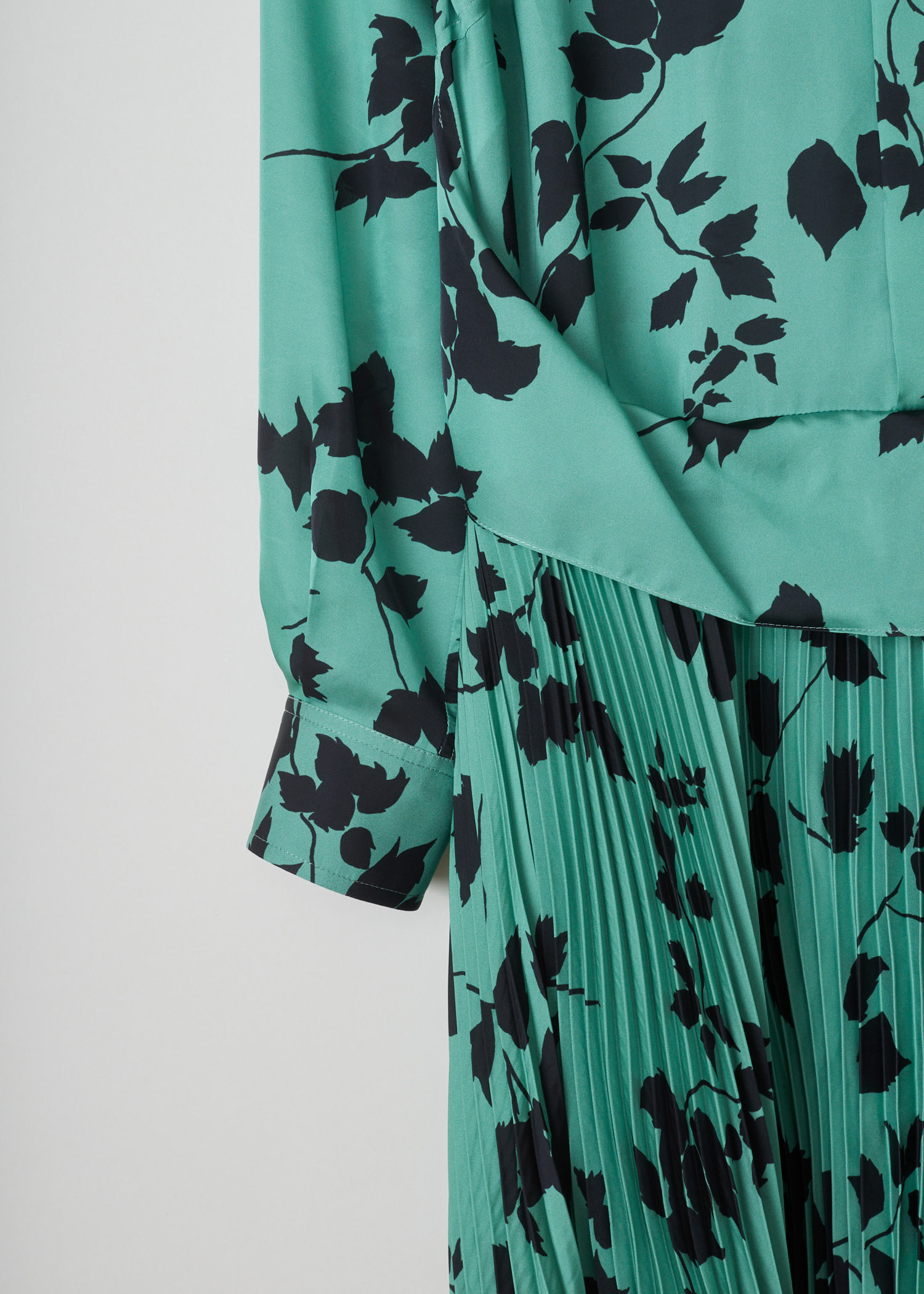 Plan C, Leaf-print pleated dress, ABCAA52KE0_TV008_FIV01_black_flower, Green, Black, Print, Detail, This green-and-black leaf-print midi dress appears to be two separates. It features a pointed collar, concealed button closure on the front, breast pocket and long cuffed sleeves. This dress has a slouched waist with an untucked back hem and a pleated skirt with an asymmetrical finish.
