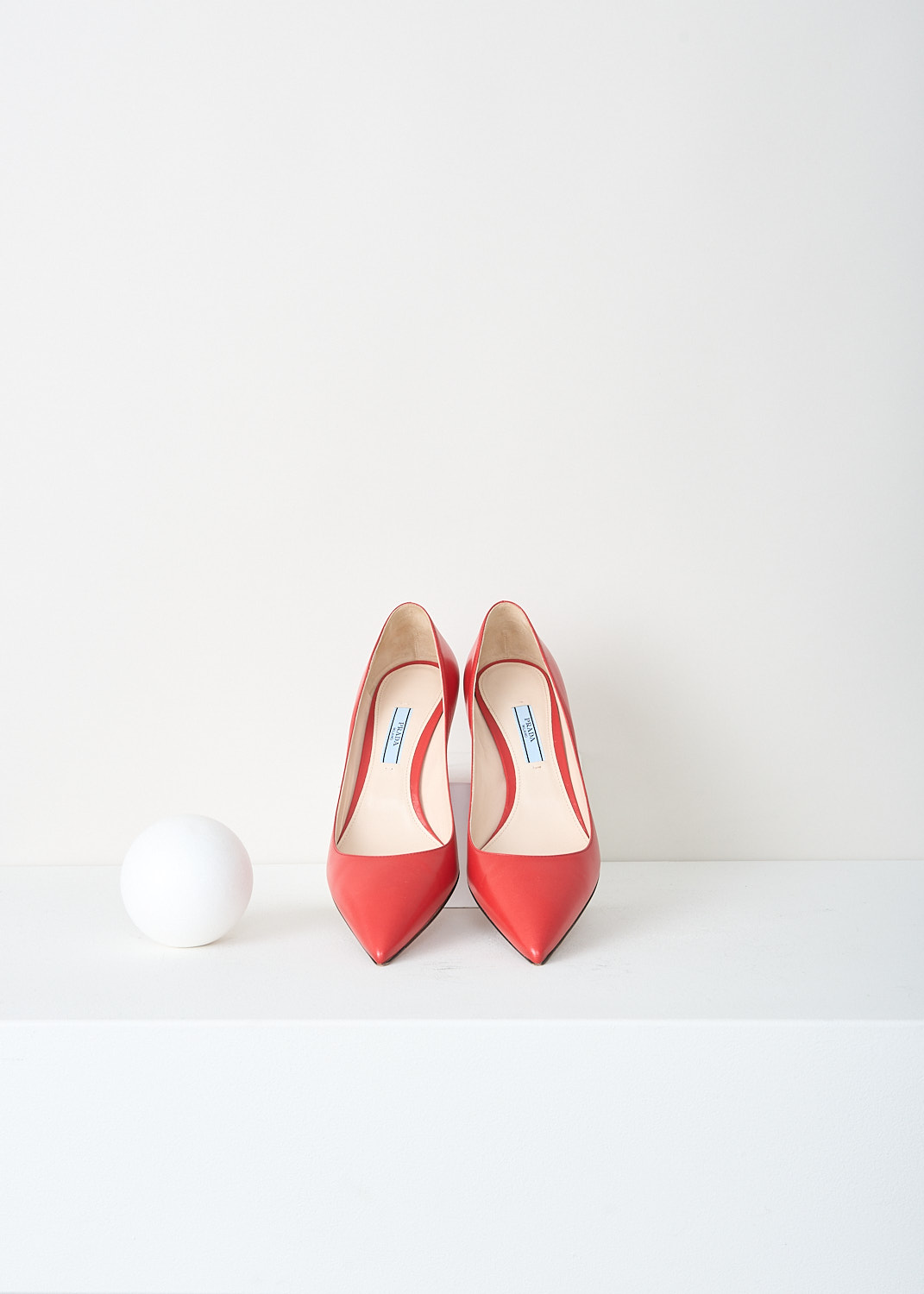 Prada, Red leather pumps, 3H2I_CAPRETTO14_1I939F_F0D17_LACCA, Red, Top, These red leather pumps have a pointed toe.
