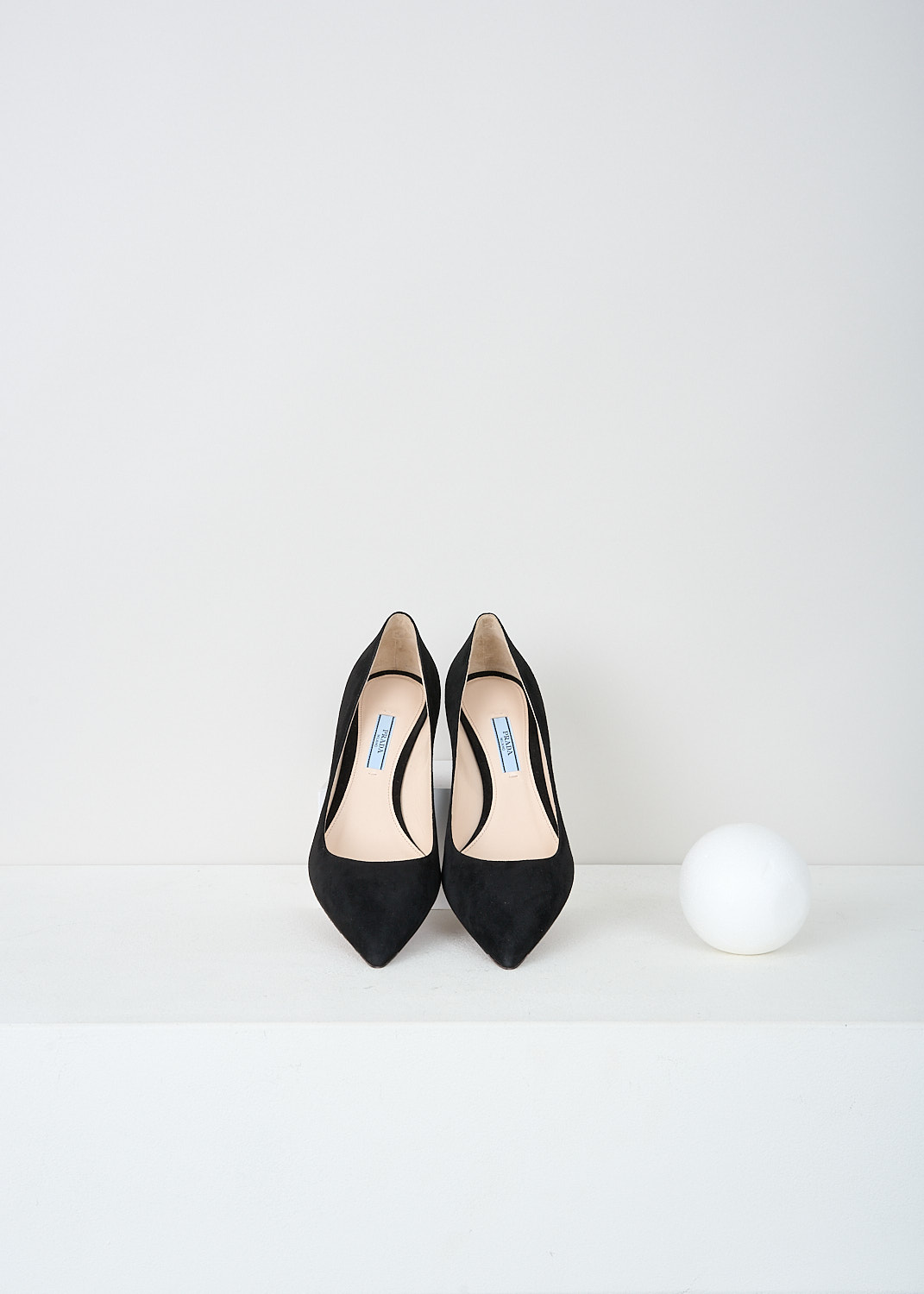 Prada, Black suede pumps, XQS_CAMOSCIO2_1I939F_F0002_NERO_065, Top, Black, These black suede pumps have a pointed toe. 
