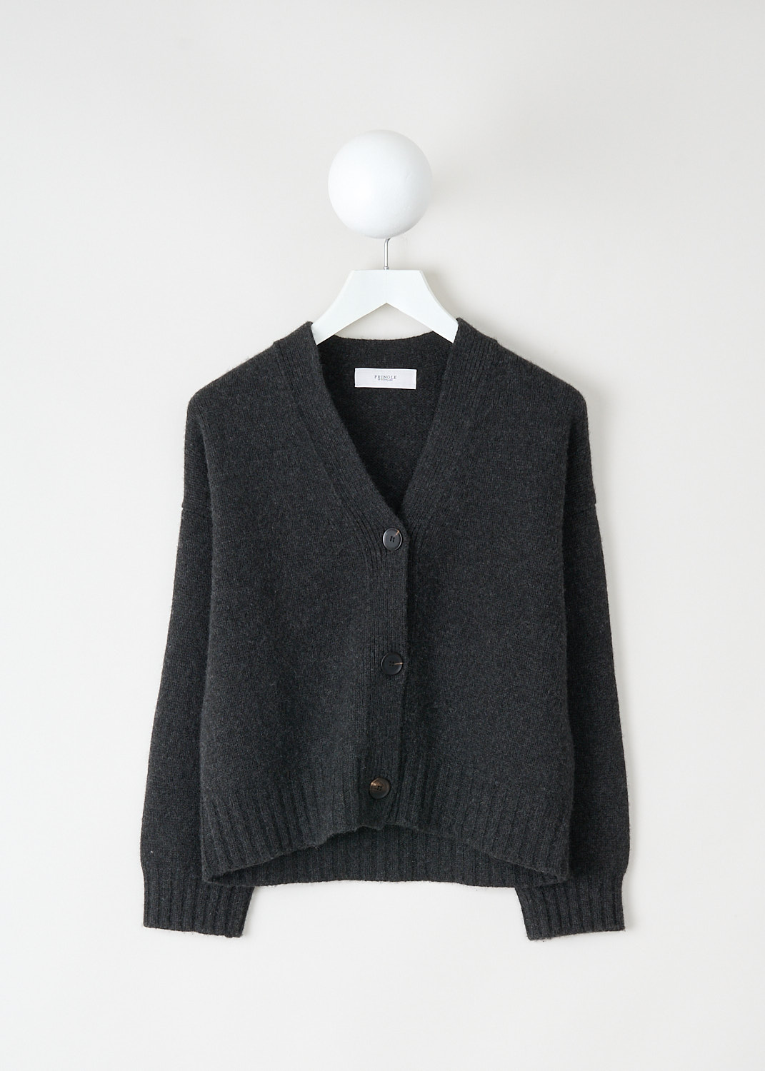 Charcoal cropped cashmere cardigan with V-neckline and front button closure by Pringle of Scotland, available at designer boutique Kiki's Stocksale in Maastricht.