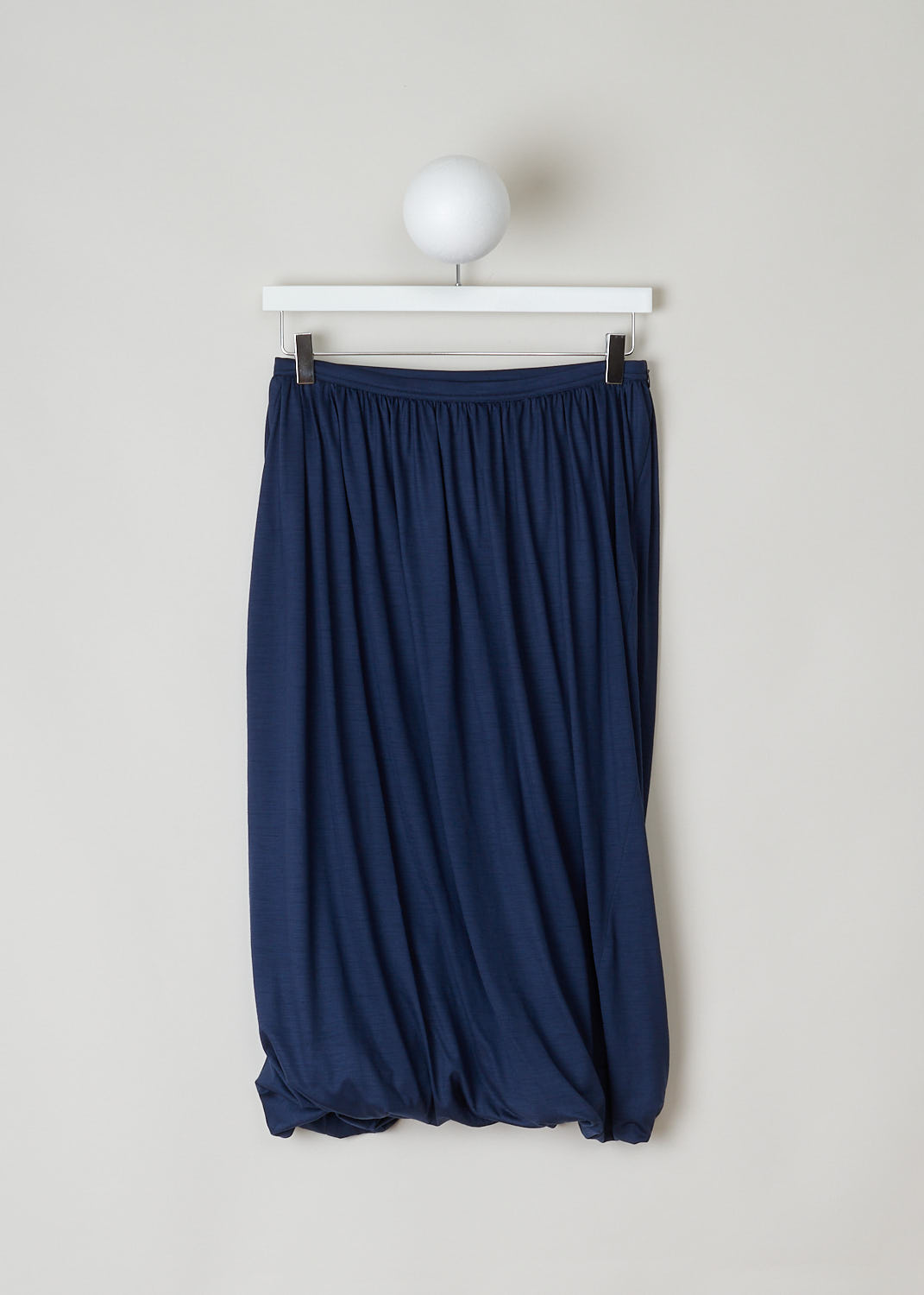 SOFIE Dâ€™HOORE, NAVY BLUE BALLOON SKIRT, SAOLA_WOJE_NAVY, Blue, Front, This twisted balloon skirt in navy blue features a concealed side zip. A single side pocket can be found concealed in the seam.
