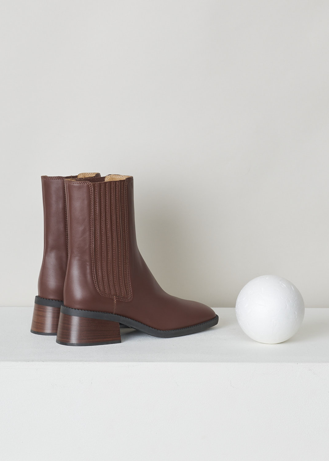 TODS, WARM BROWN BOOTS WITH GUSSETED SIDES, XXW48K0FX80TFSS202_T55_TRONCH_ELAST, Brown, Back, These warm brown leather slip-on boots feature elasticated gusseted sides with a ribbed pattern, a squared toe and a block heel in brown. 

