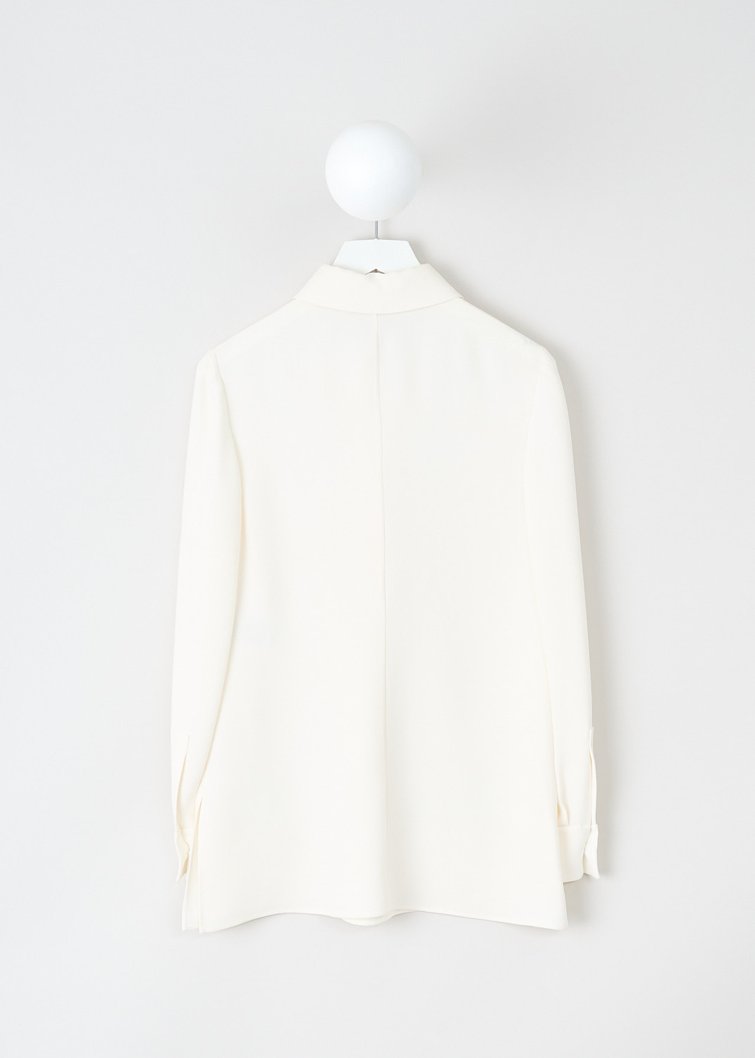 Valentino, White silk blouse with decorated pockets, 2B3AE7R21MM_6Z3, White, Pink, Back, This white silk blouse has a classic collar with tie-detail. The blouse has a front button closure that doesn't reach the hem. The long sleeves have buttoned cuffs. In the front, the blouse has two pink patch pocket with the logo V on them in black. The blouse has a straight hemline with side slits. 
